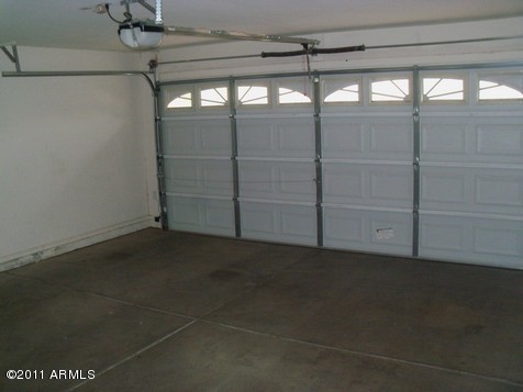 3301 West Folgers Road Phoenix, AZ 85027 - Photo 18 of 21 Garage