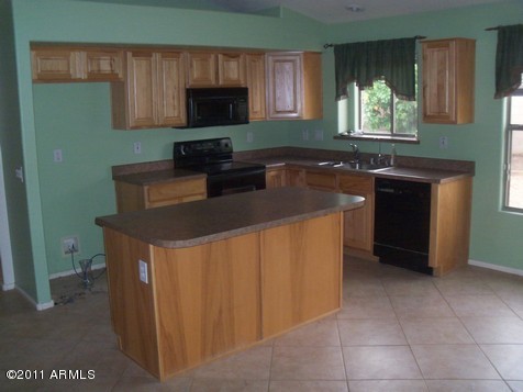 3301 West Folgers Road Phoenix, AZ 85027 - Photo 2 of 21 Kitchen