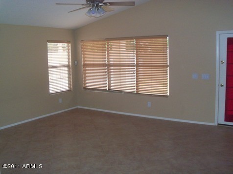 3301 West Folgers Road Phoenix, AZ 85027 - Photo 5 of 21 Family Room