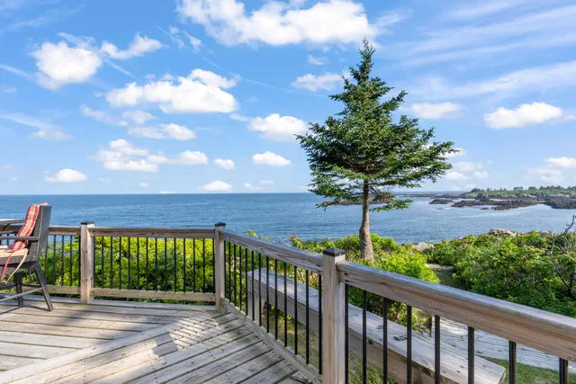 $2,000,000 | 20 Spruce Ledge Road, Harpswell, ME 04003