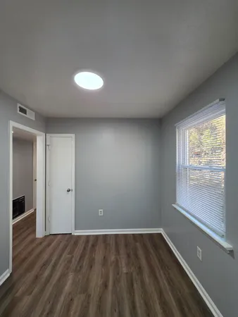 $1,295 | 2802 Vinyard Avenue Northeast, Unit 1, Roanoke, VA 24012