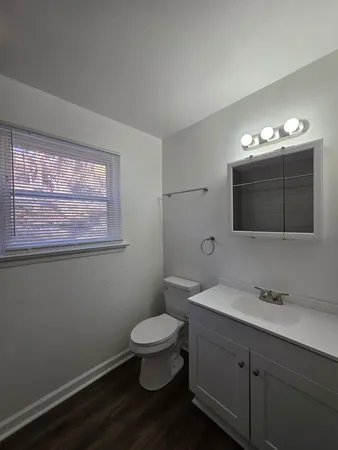 $1,295 | 2802 Vinyard Avenue Northeast, Unit 1, Roanoke, VA 24012