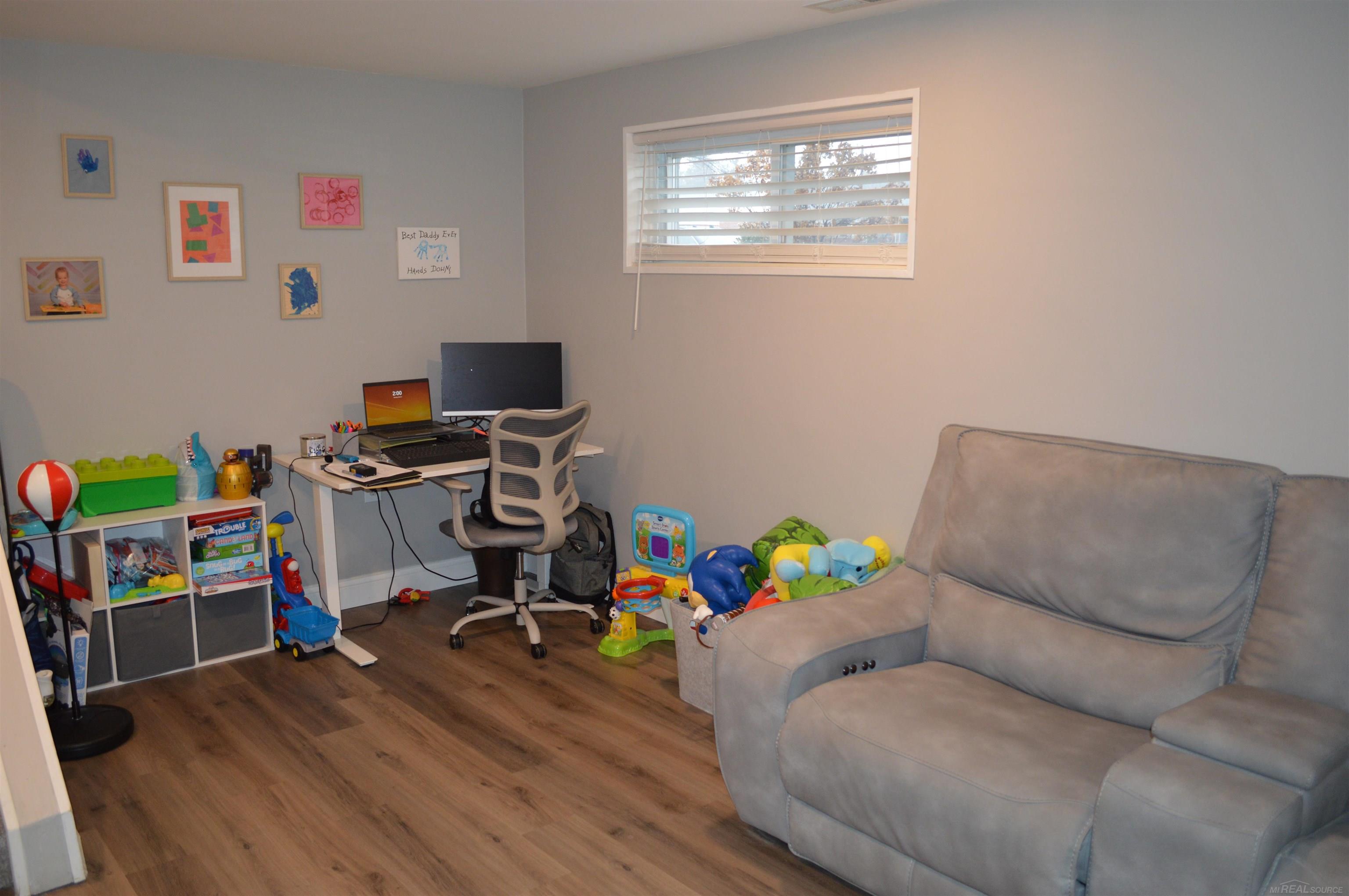 30747 Sutherland Avenue Warren, MI 48088 - Photo 12 of 16