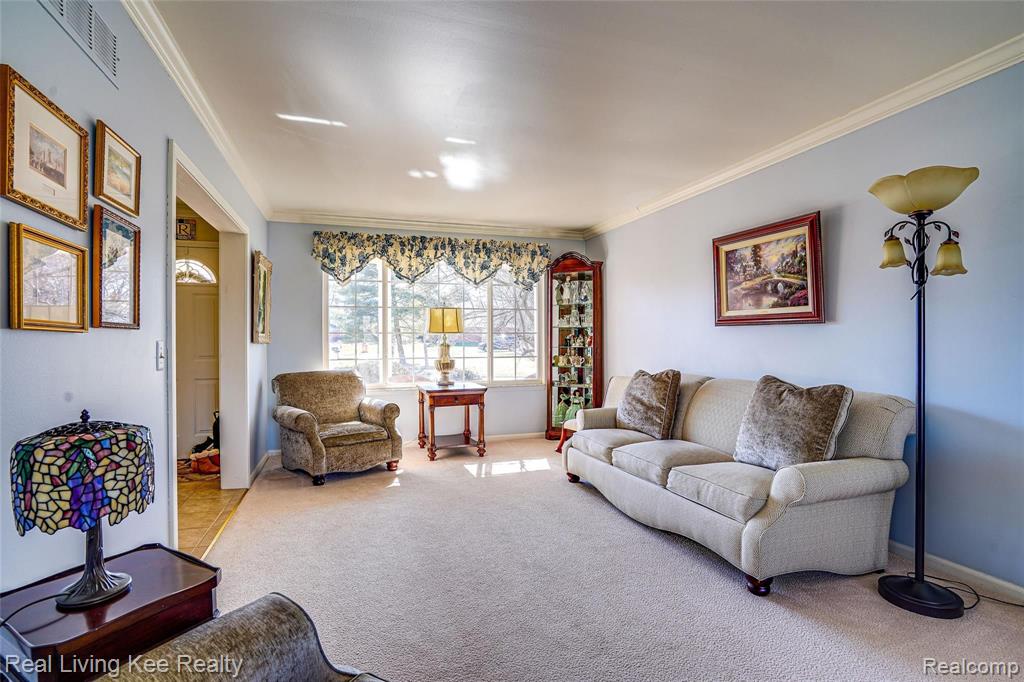 820 Downhill Lane Rochester Hills, MI 48307 - Photo 9 of 43