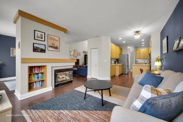 $380,000 | 31603 Kline Circle, Warrenville, IL 60555