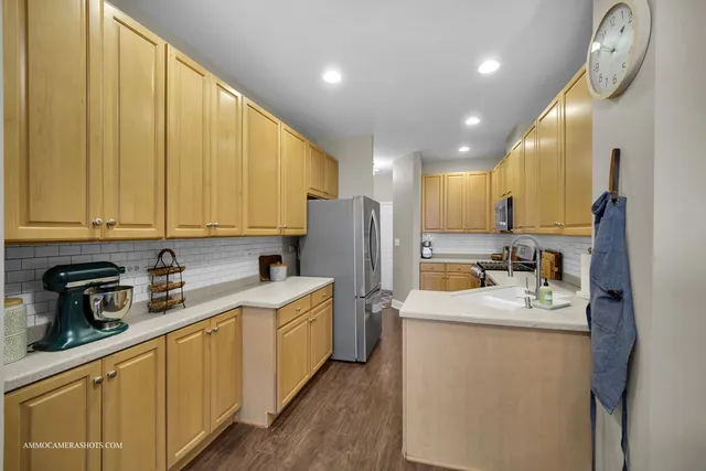 $380,000 | 31603 Kline Circle, Warrenville, IL 60555