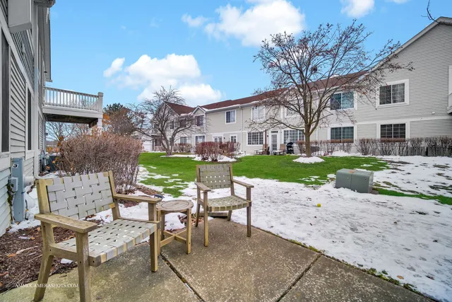 $380,000 | 31603 Kline Circle, Warrenville, IL 60555