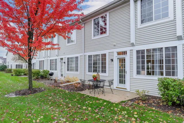 $380,000 | 31603 Kline Circle, Warrenville, IL 60555