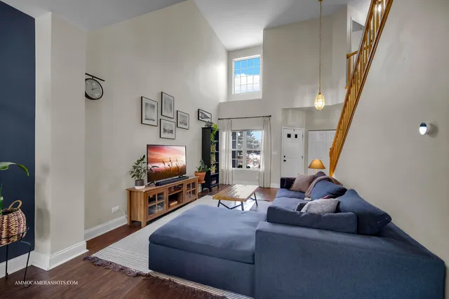 $380,000 | 31603 Kline Circle, Warrenville, IL 60555