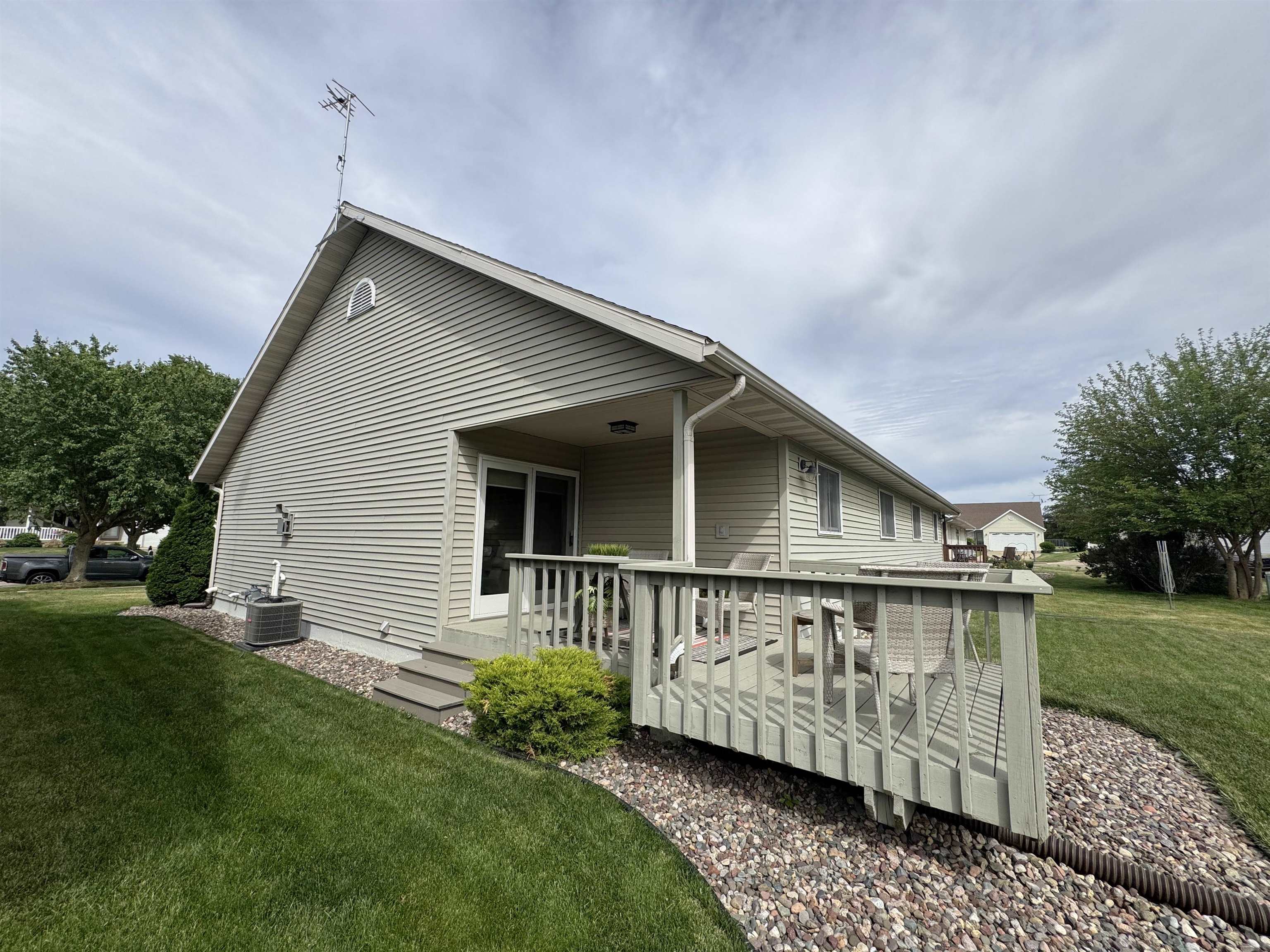 2818 1st Street Monroe, WI 53566 - Photo 5 of 65
