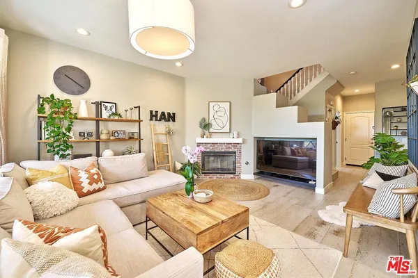$825,000 | 26644 Via Bellazza, Valencia, CA 91381