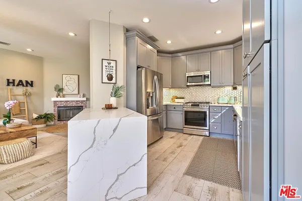 $825,000 | 26644 Via Bellazza, Valencia, CA 91381