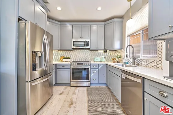 $825,000 | 26644 Via Bellazza, Valencia, CA 91381