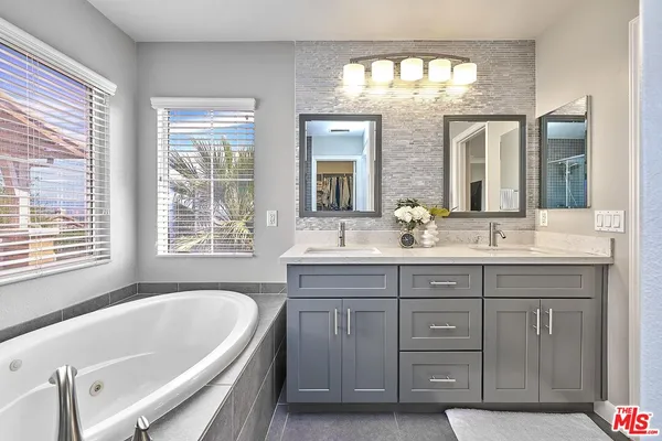 $825,000 | 26644 Via Bellazza, Valencia, CA 91381