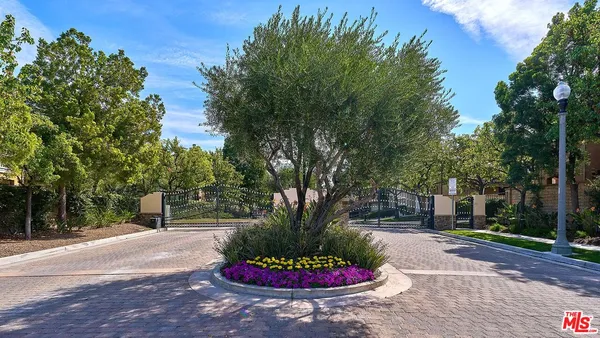 $825,000 | 26644 Via Bellazza, Valencia, CA 91381