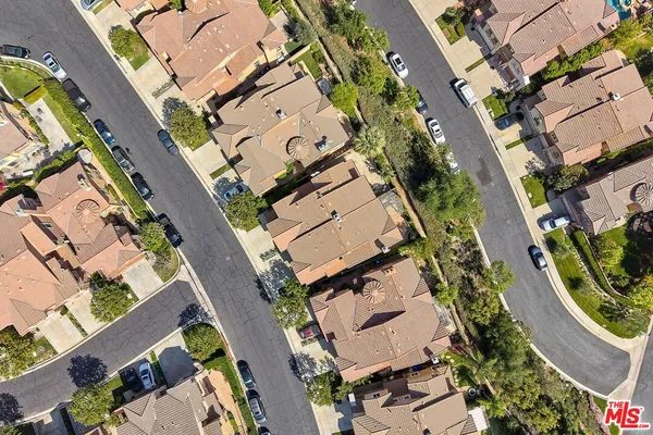 $825,000 | 26644 Via Bellazza, Valencia, CA 91381