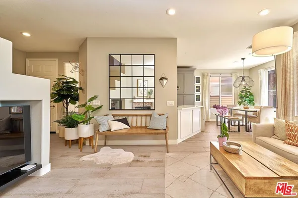 $825,000 | 26644 Via Bellazza, Valencia, CA 91381