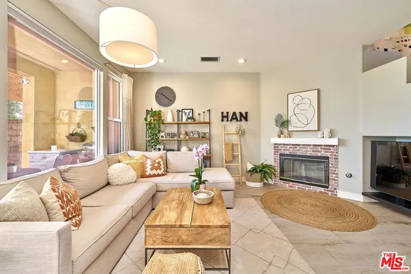 $825,000 | 26644 Via Bellazza, Valencia, CA 91381