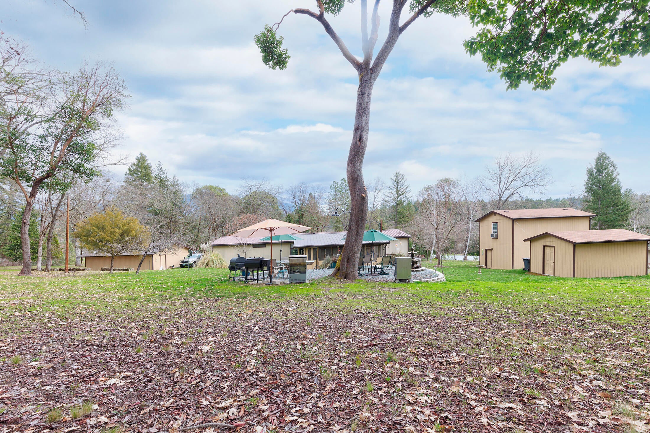 1678 Russell Road Merlin, OR 97532 - Photo 50 of 65 0R1A2418_19_20_21_22