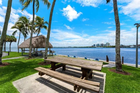 $1,700,000 | 3 Grove Isle Drive, Unit C803, Miami, FL 33133