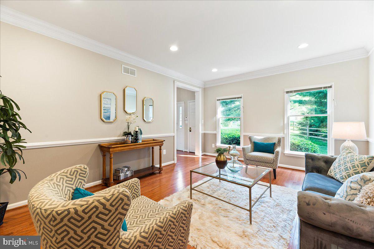 1321 Dasher Lane Reston, VA 20190 - Photo 4 of 67
