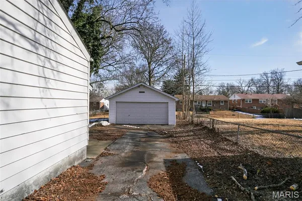 $129,900 | 860 St Brendan Lane, Florissant, MO 63031