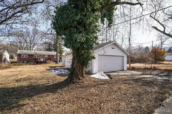 $129,900 | 860 St Brendan Lane, Florissant, MO 63031