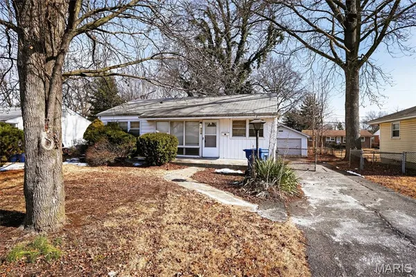 $129,900 | 860 St Brendan Lane, Florissant, MO 63031