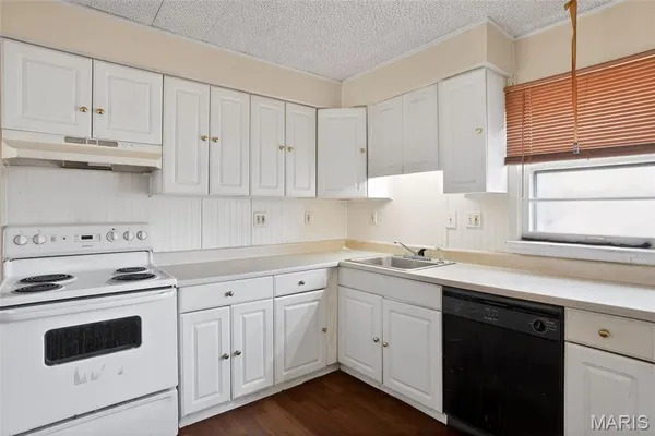 $129,900 | 860 St Brendan Lane, Florissant, MO 63031