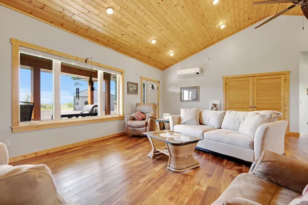 $749,900 | 10080 550th Street, Rush City, MN 55069