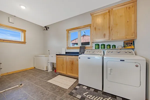 $749,900 | 10080 550th Street, Rush City, MN 55069