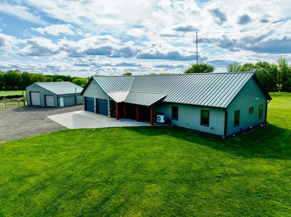 $749,900 | 10080 550th Street, Rush City, MN 55069