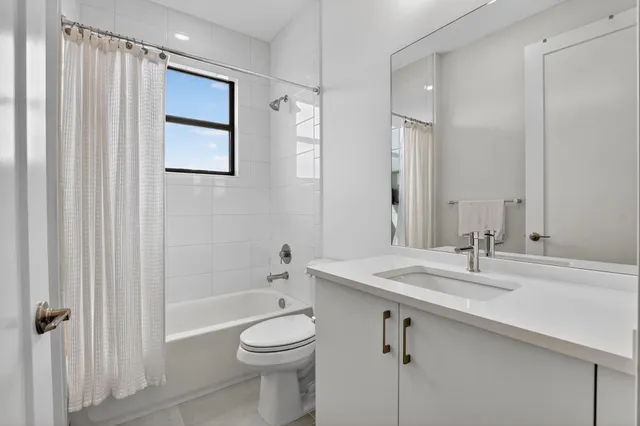 $1,880,000 | 8284 Royal County Down Road, Boca Raton, FL 33434