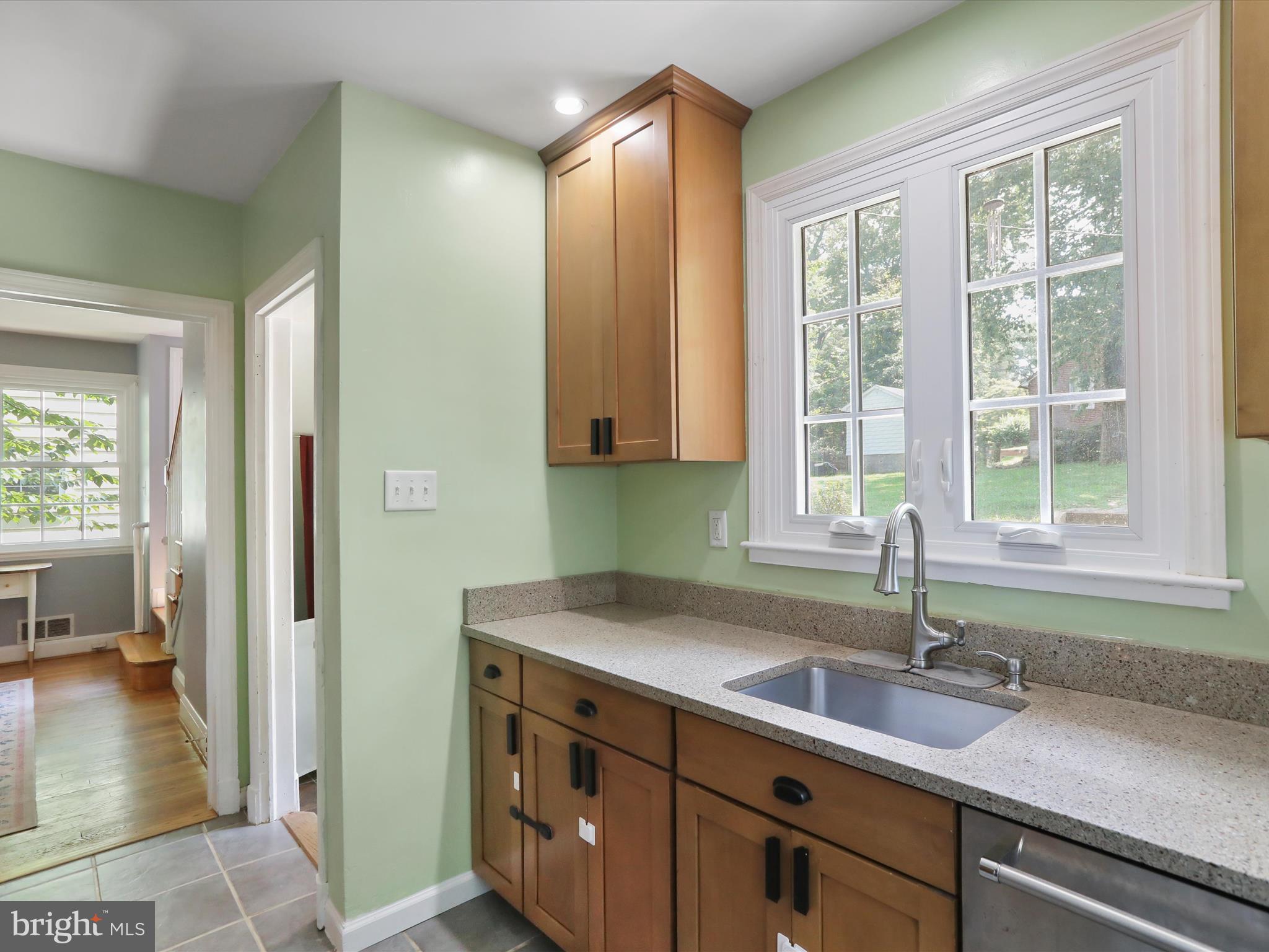 4655 Briarclift Road Baltimore, MD 21229 - Photo 12 of 43 Gallery Image 12
