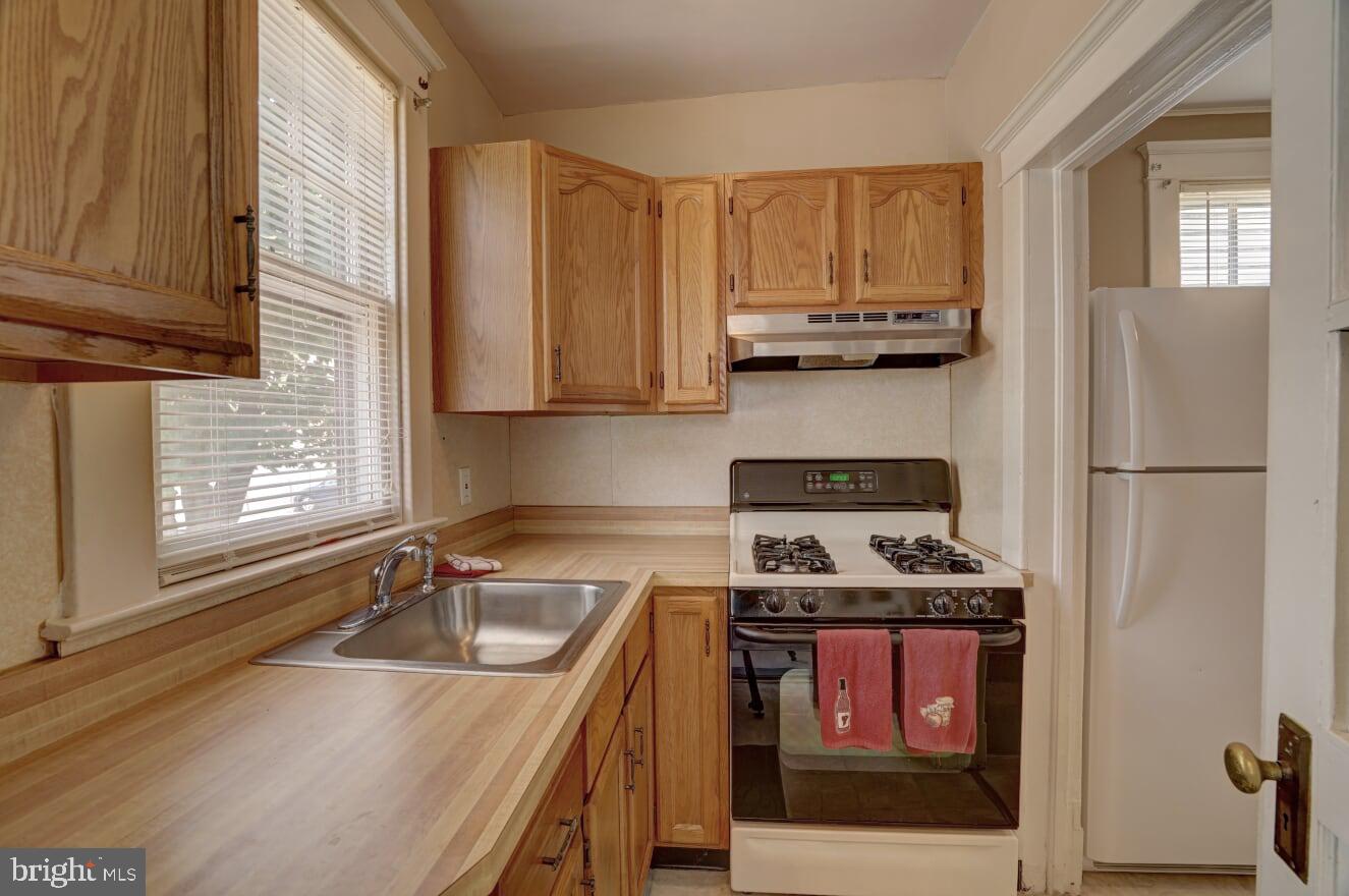 1422 Sulphur Spring Road Baltimore, MD 21227 - Photo 11 of 35 Gallery Image 11