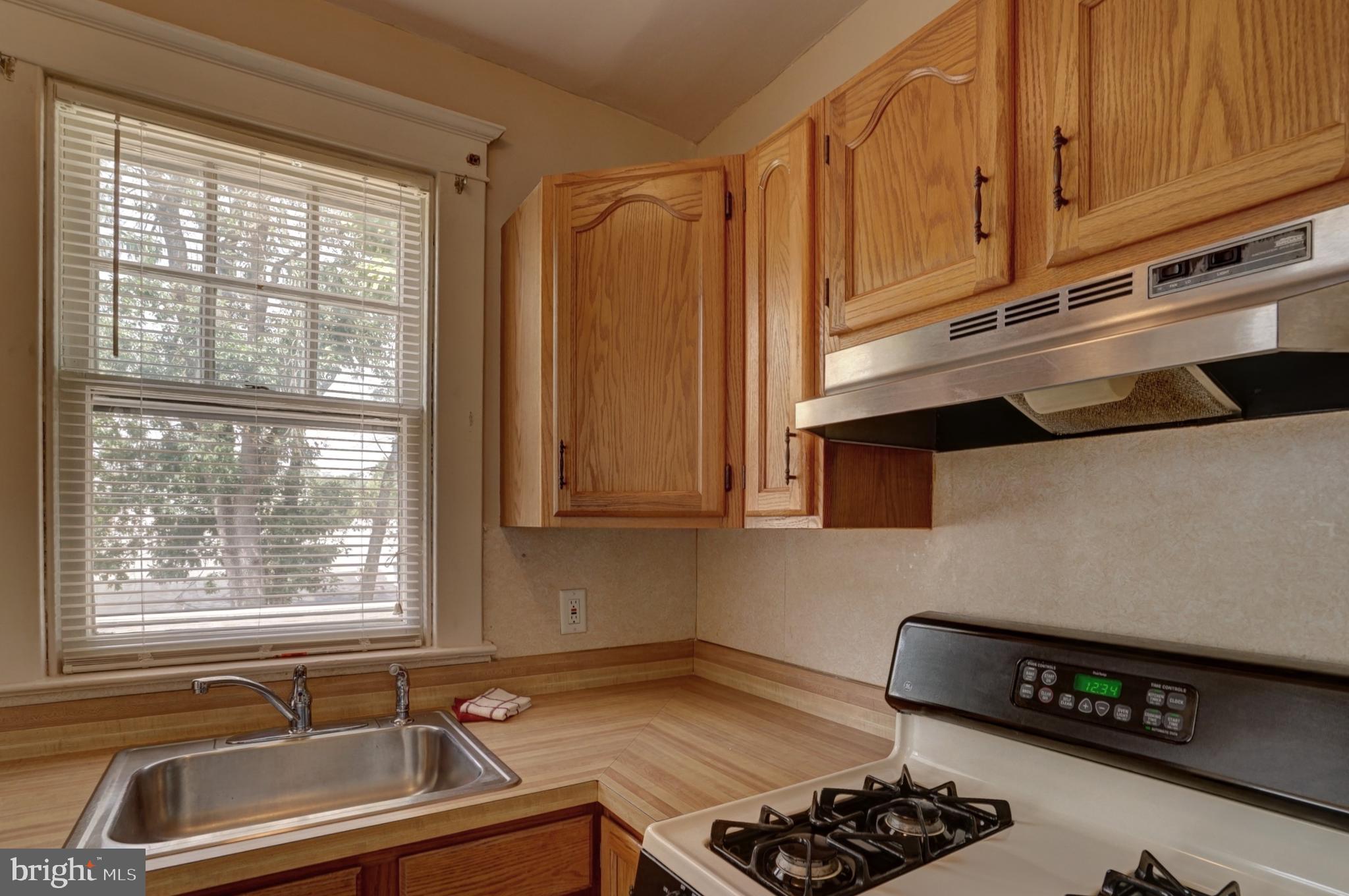 1422 Sulphur Spring Road Baltimore, MD 21227 - Photo 12 of 35 Gallery Image 12