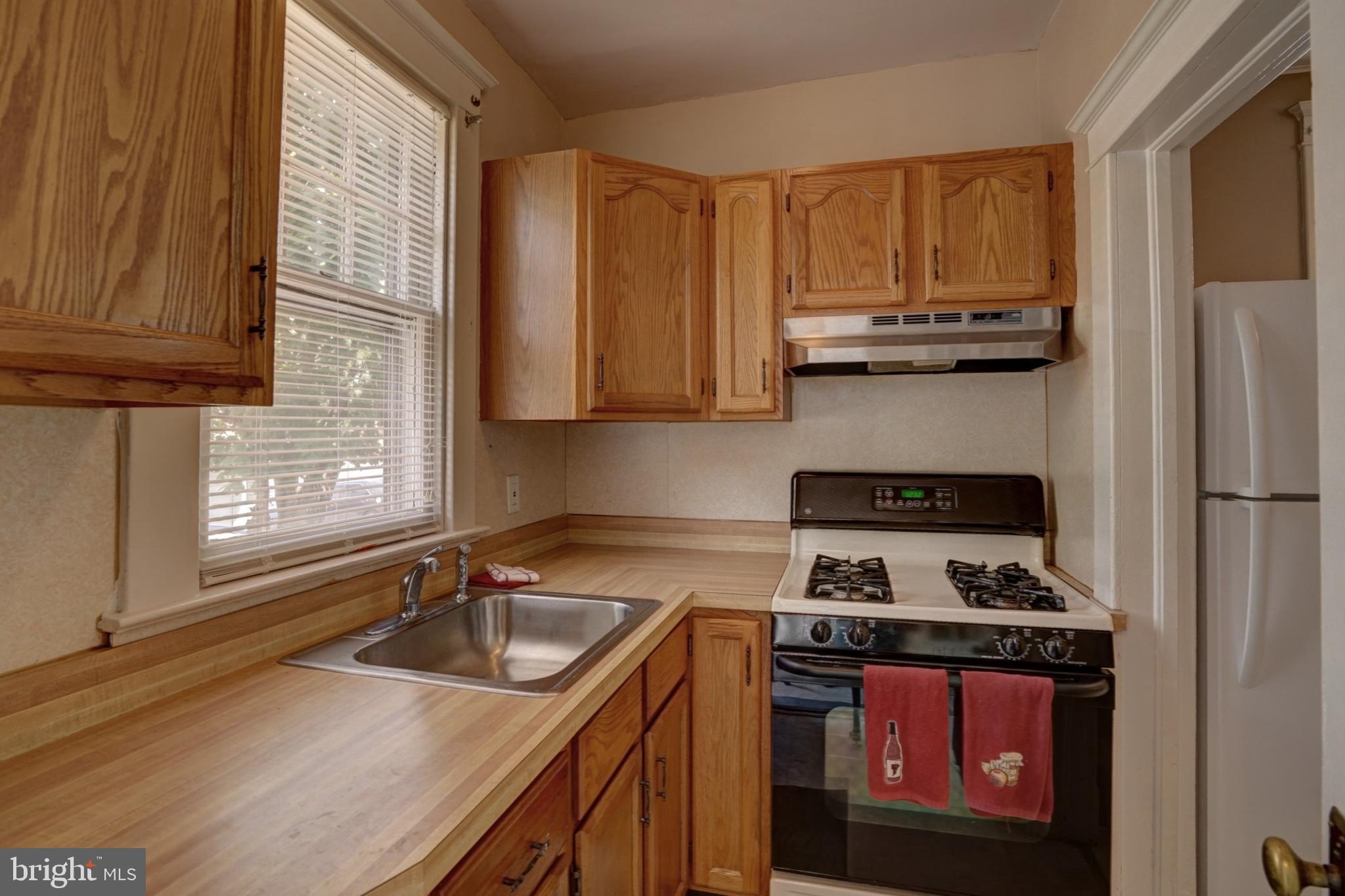 1422 Sulphur Spring Road Baltimore, MD 21227 - Photo 13 of 35 Gallery Image 13