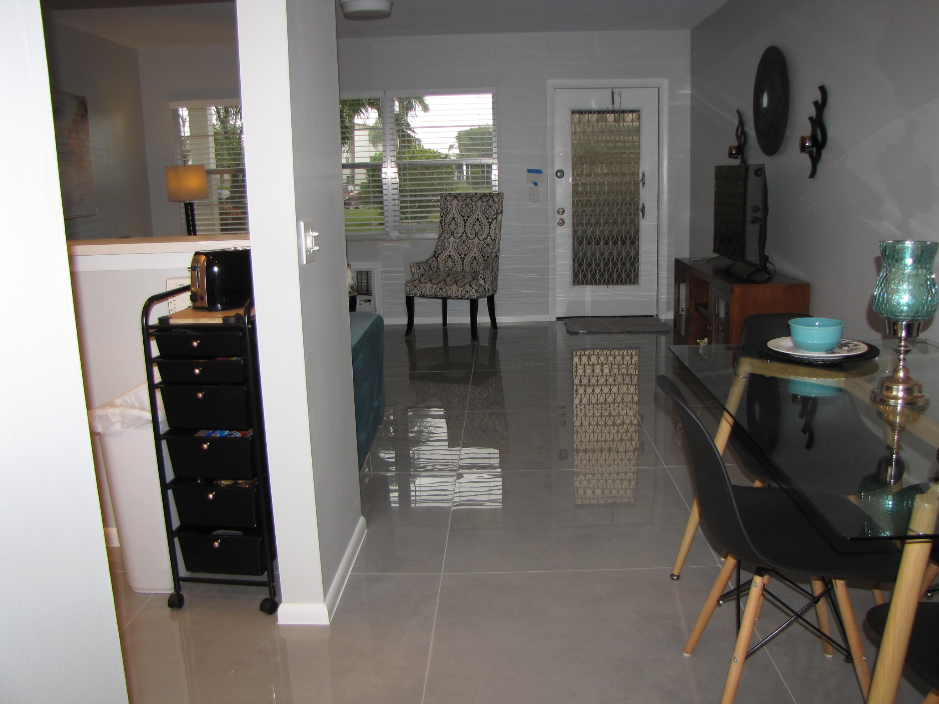 218 Fanshaw F Boca Raton, FL 33434 - Photo 11 of 25 IMG_1783