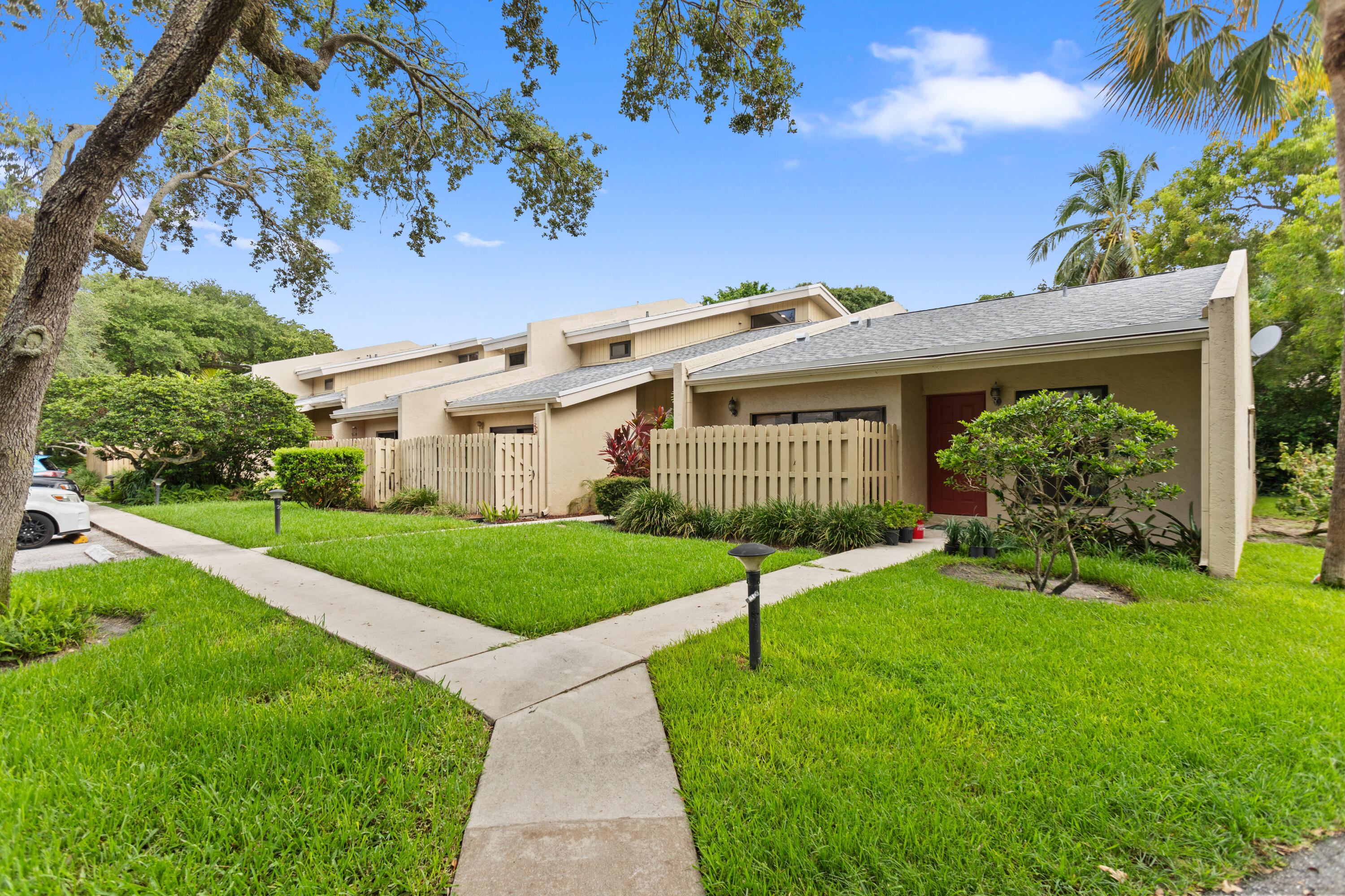 1400 Northwest 9th Avenue, Unit B14 Boca Raton, FL 33486 - Photo 2 of 34 585A7443