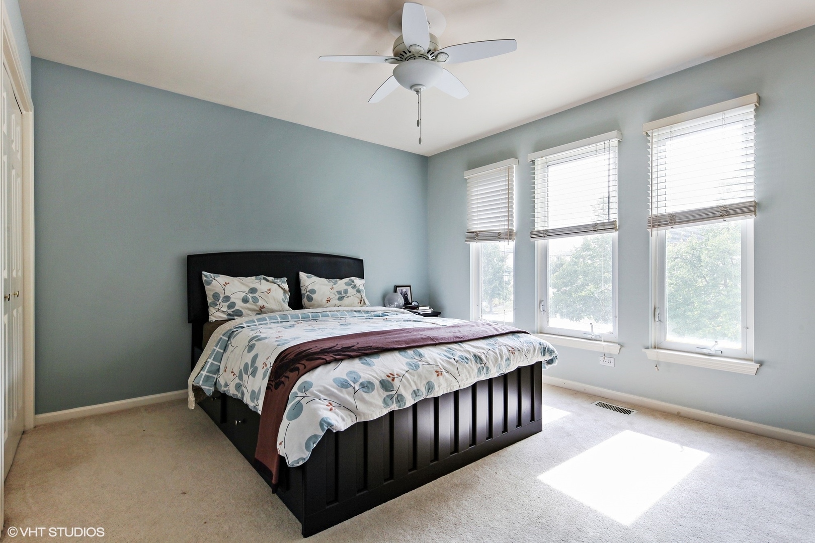 800 De Roo Loop Highwood, IL 60040 - Photo 11 of 22 a bedroom with a bed and window