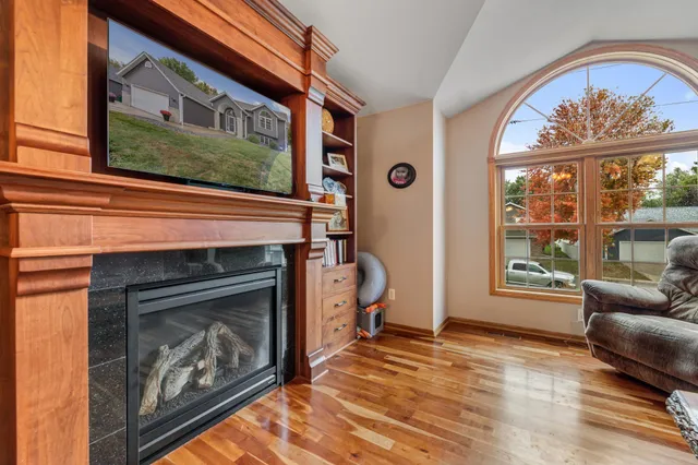 $350,000 | 300 7th Street Southwest, Plainview, MN 55964