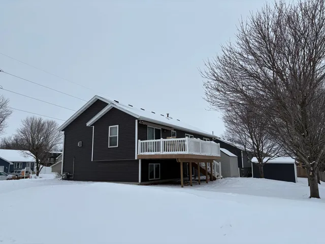 $350,000 | 300 7th Street Southwest, Plainview, MN 55964