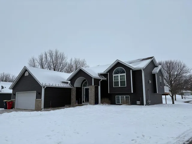 $350,000 | 300 7th Street Southwest, Plainview, MN 55964