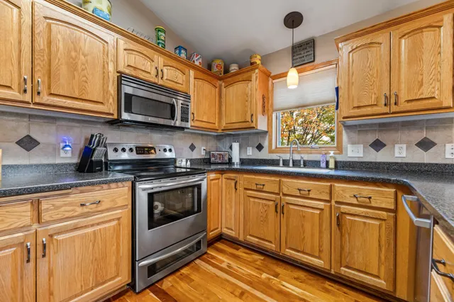 $350,000 | 300 7th Street Southwest, Plainview, MN 55964