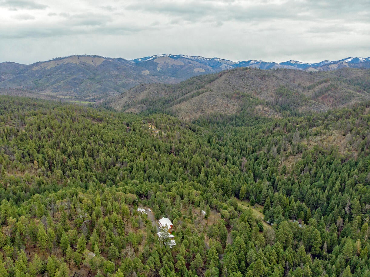 2734 Waters Gulch Road Jacksonville, OR 97530 - Photo 47 of 51 88