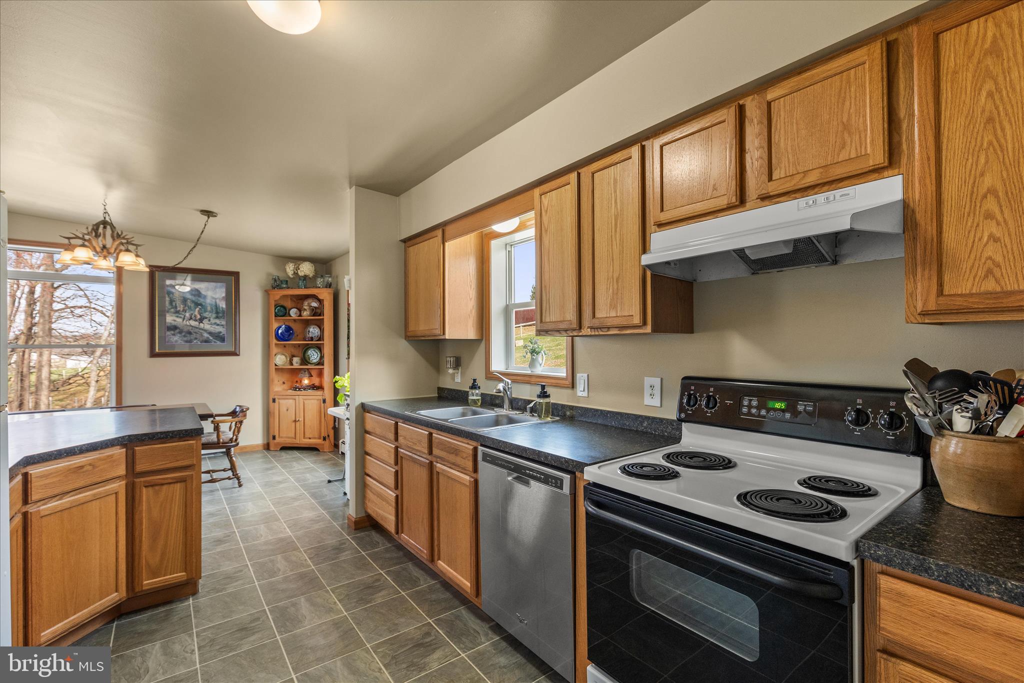 834 Richmond Road Wrightsville, PA 17368 - Photo 3 of 40 Main floor kitchen