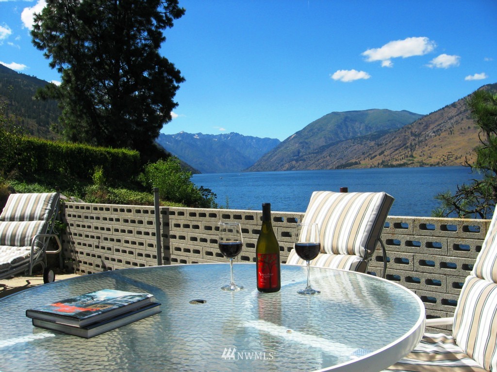 20190 South Lakeshore Road Chelan, WA 98816 - Photo 14 of 21 Gallery Image 14
