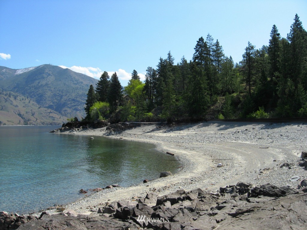 20190 South Lakeshore Road Chelan, WA 98816 - Photo 3 of 21 Gallery Image 3