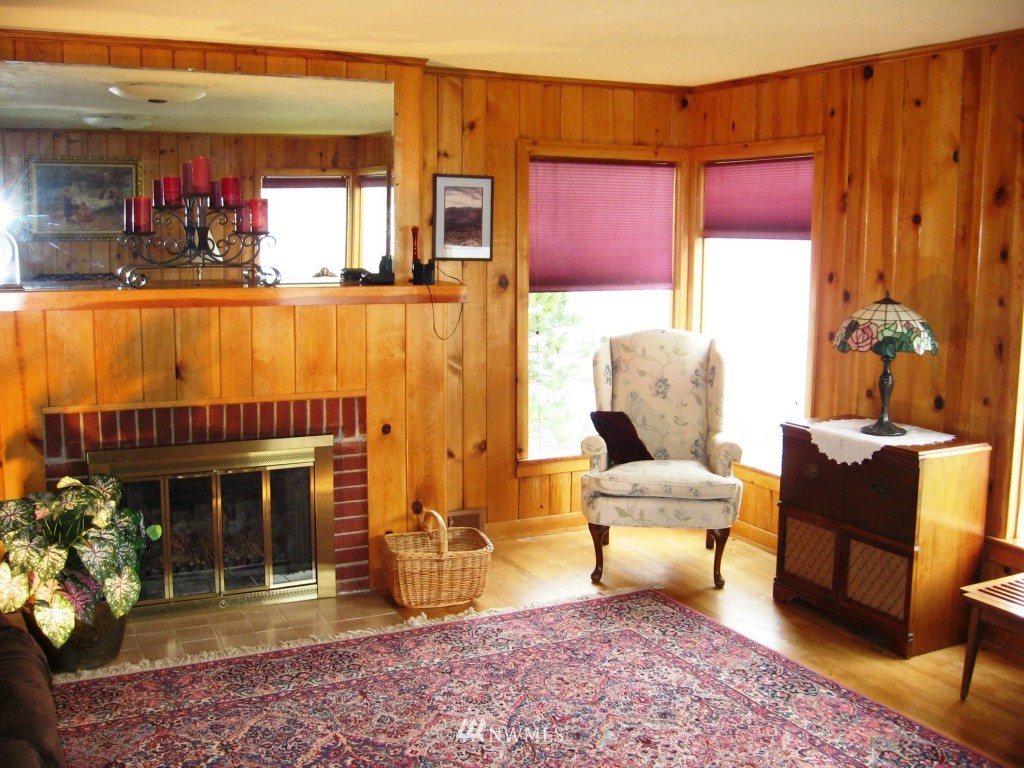 20190 South Lakeshore Road Chelan, WA 98816 - Photo 8 of 21 Gallery Image 8