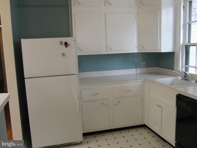 924 St Paul Street, Unit 2 Baltimore, MD 21202 - Photo 6 of 8 Kitchen